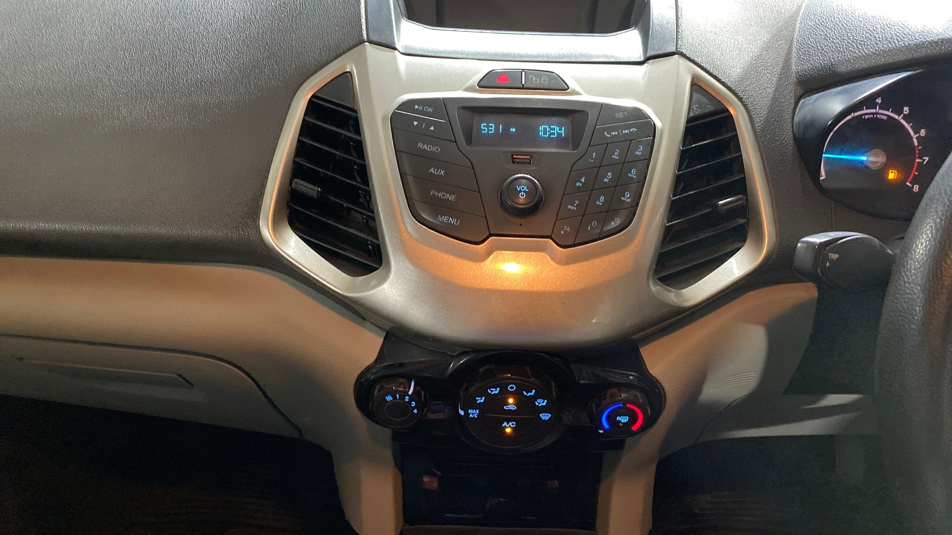 View 2015 Ford EcoSport 1.5 TDCi Diesel Ambiente BS IV Image 17 Used 2015 Ford EcoSport 1.5 TDCi Diesel Ambiente BS IV Image 17