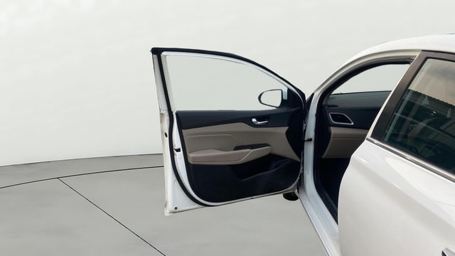 View Hyundai Verna Image 33 Used Hyundai Verna Image 33