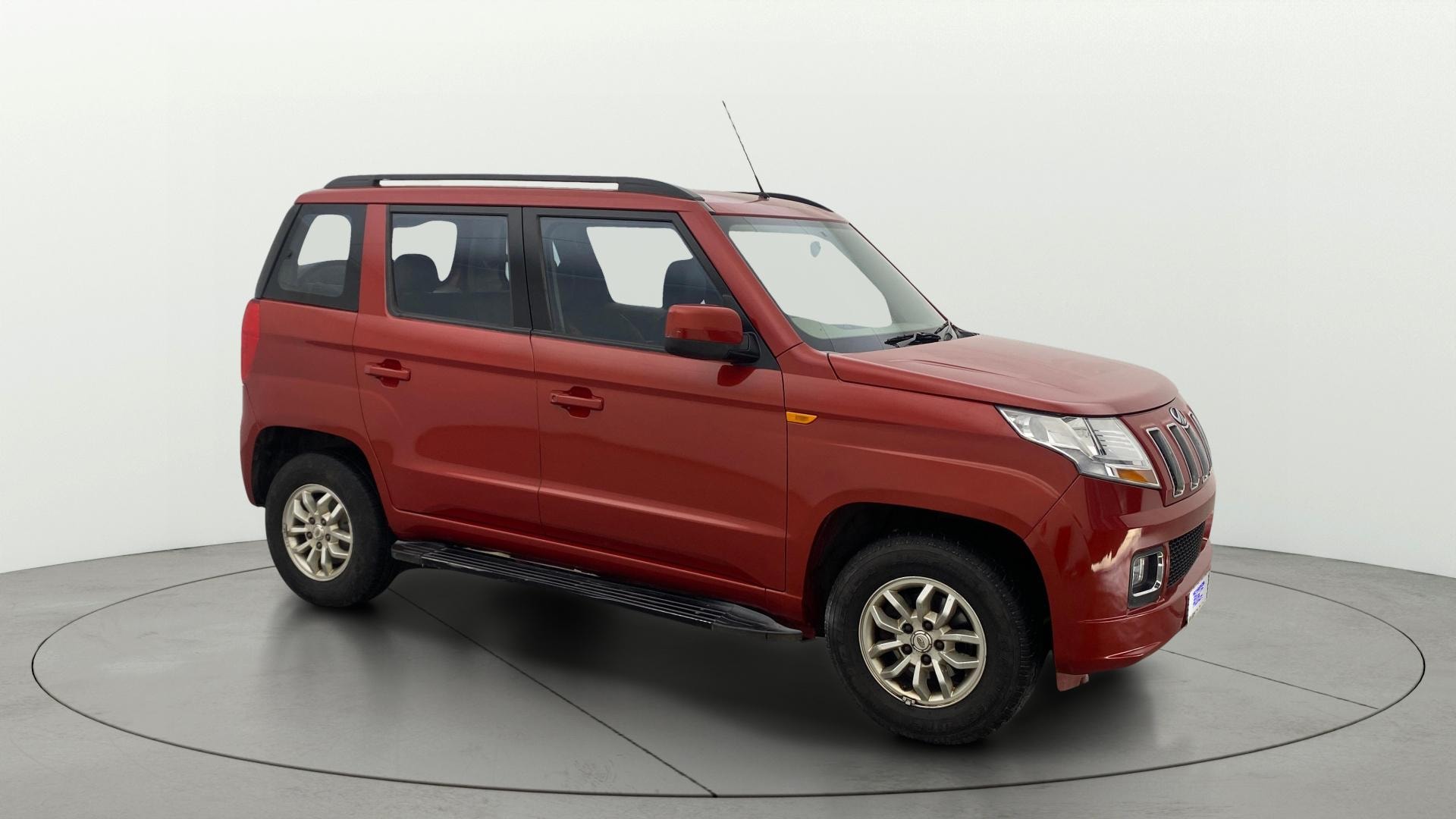View 2017 Mahindra TUV300 T8 Image 21 Used 2017 Mahindra TUV300 T8 Image 21