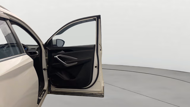 View MG Hector Image 49 Used MG Hector Image 49
