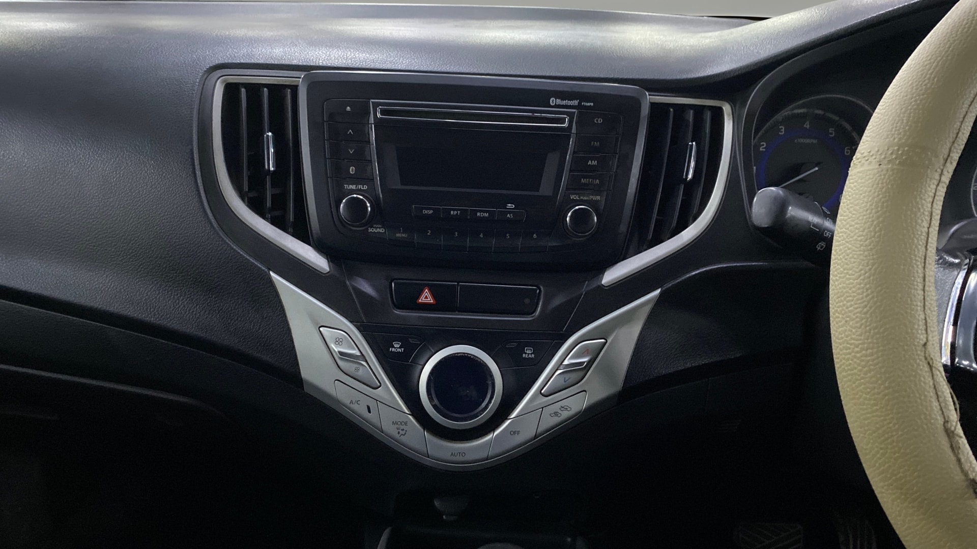View 2018 Maruti Suzuki 1000 Base Variant Image 17 Used 2018 Maruti Suzuki 1000 Base Variant Image 17