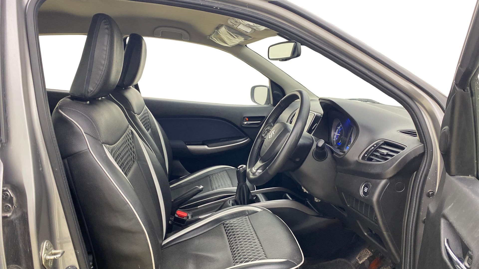 View 2020 Maruti Suzuki 1000 Base Variant Image 17 Used 2020 Maruti Suzuki 1000 Base Variant Image 17