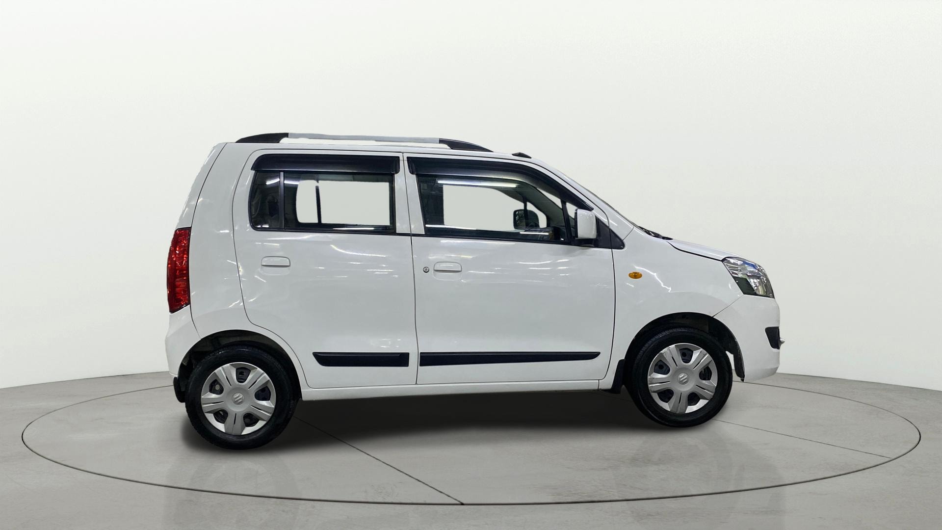 View 2018 Maruti Suzuki 1000 Base Variant Image 26 Used 2018 Maruti Suzuki 1000 Base Variant Image 26