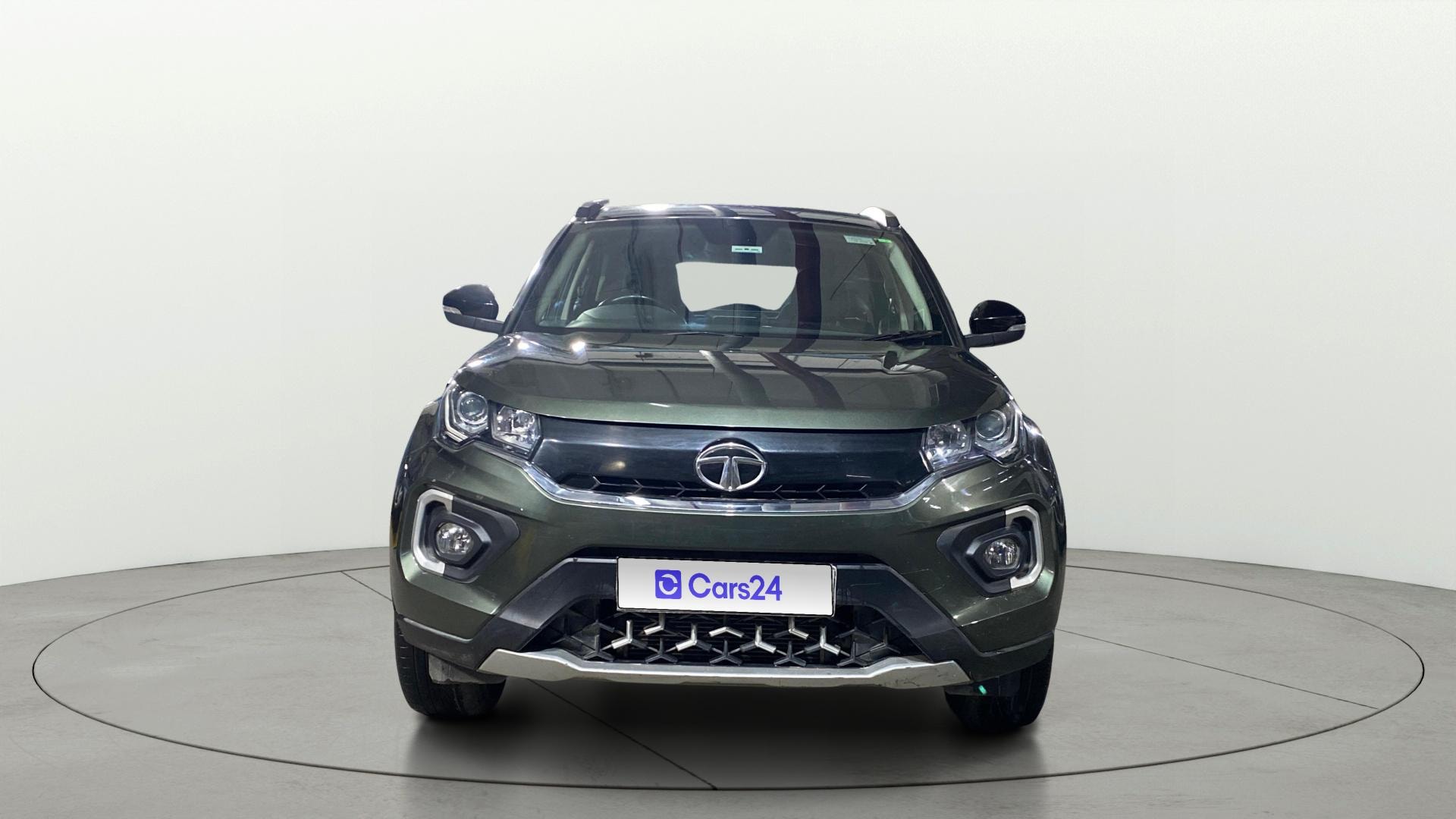 View 2022 Tata Nexon Revotorq XZ Plus (O) Image 1 Used 2022 Tata Nexon Revotorq XZ Plus (O) Image 1