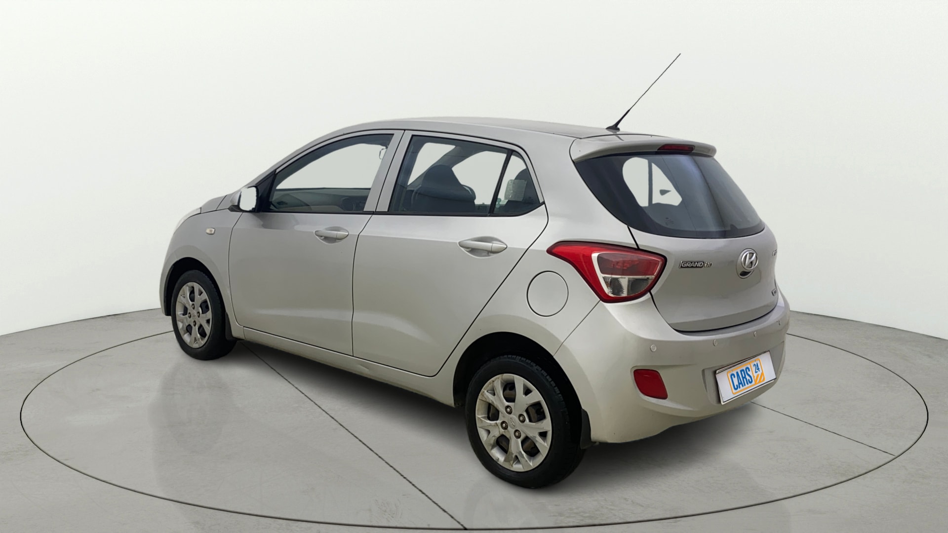 View 2016 Hyundai Grand i10 1.2 Magna Petrol AT Image 2 Used 2016 Hyundai Grand i10 1.2 Magna Petrol AT Image 2