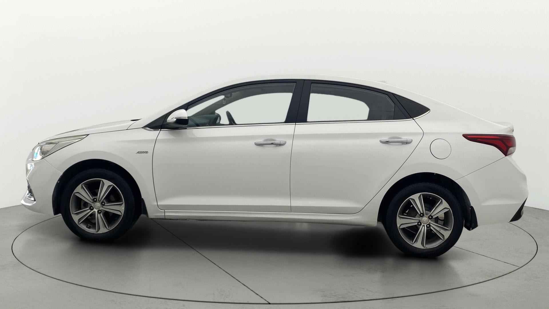 View 2018 Hyundai Verna 1.6 VTVT SX (O) AT Image 26 Used 2018 Hyundai Verna 1.6 VTVT SX (O) AT Image 26