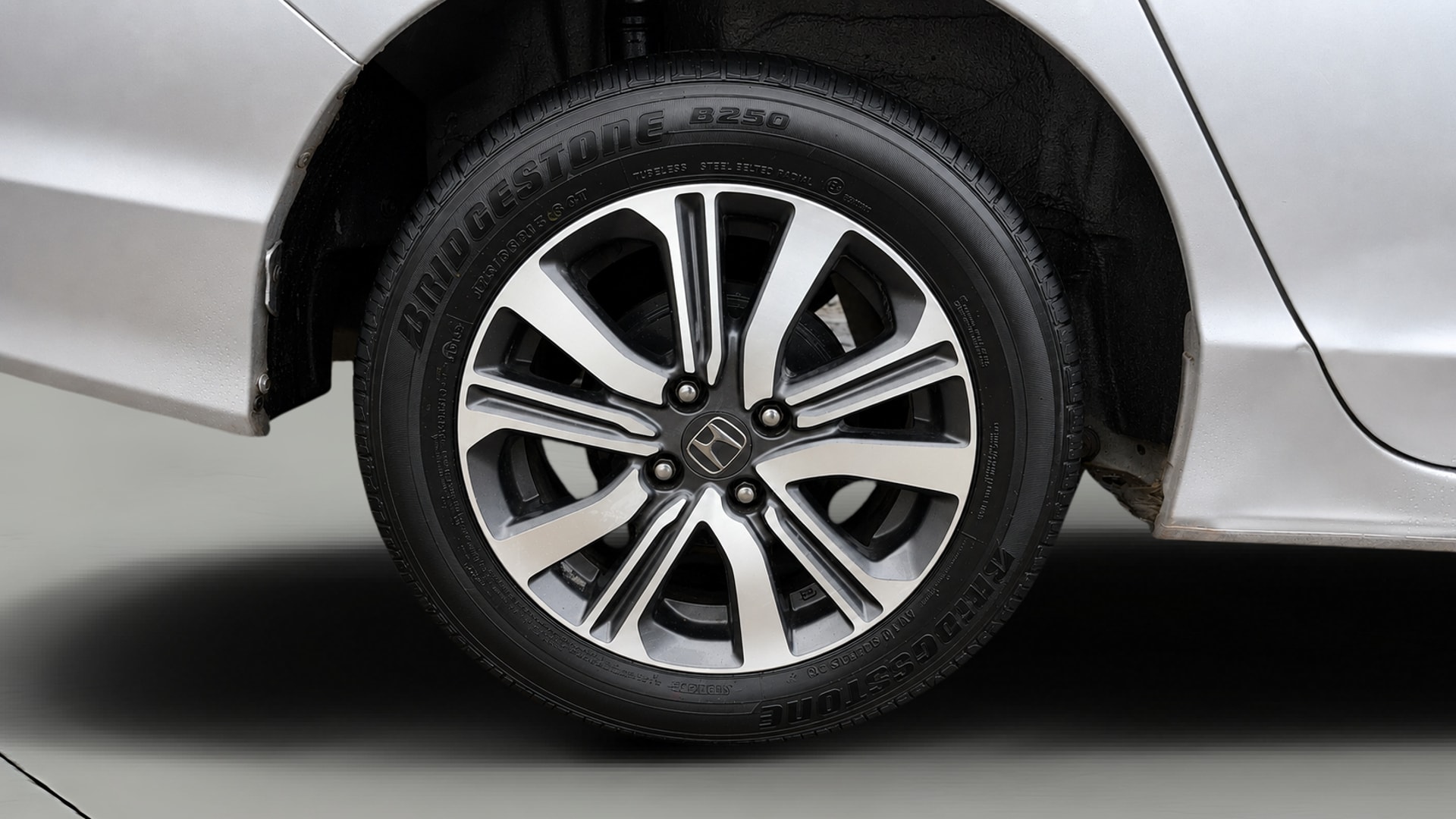 View 2022 Honda City ZX MT Diesel Anniversary Edition Image 25 Used 2022 Honda City ZX MT Diesel Anniversary Edition Image 25