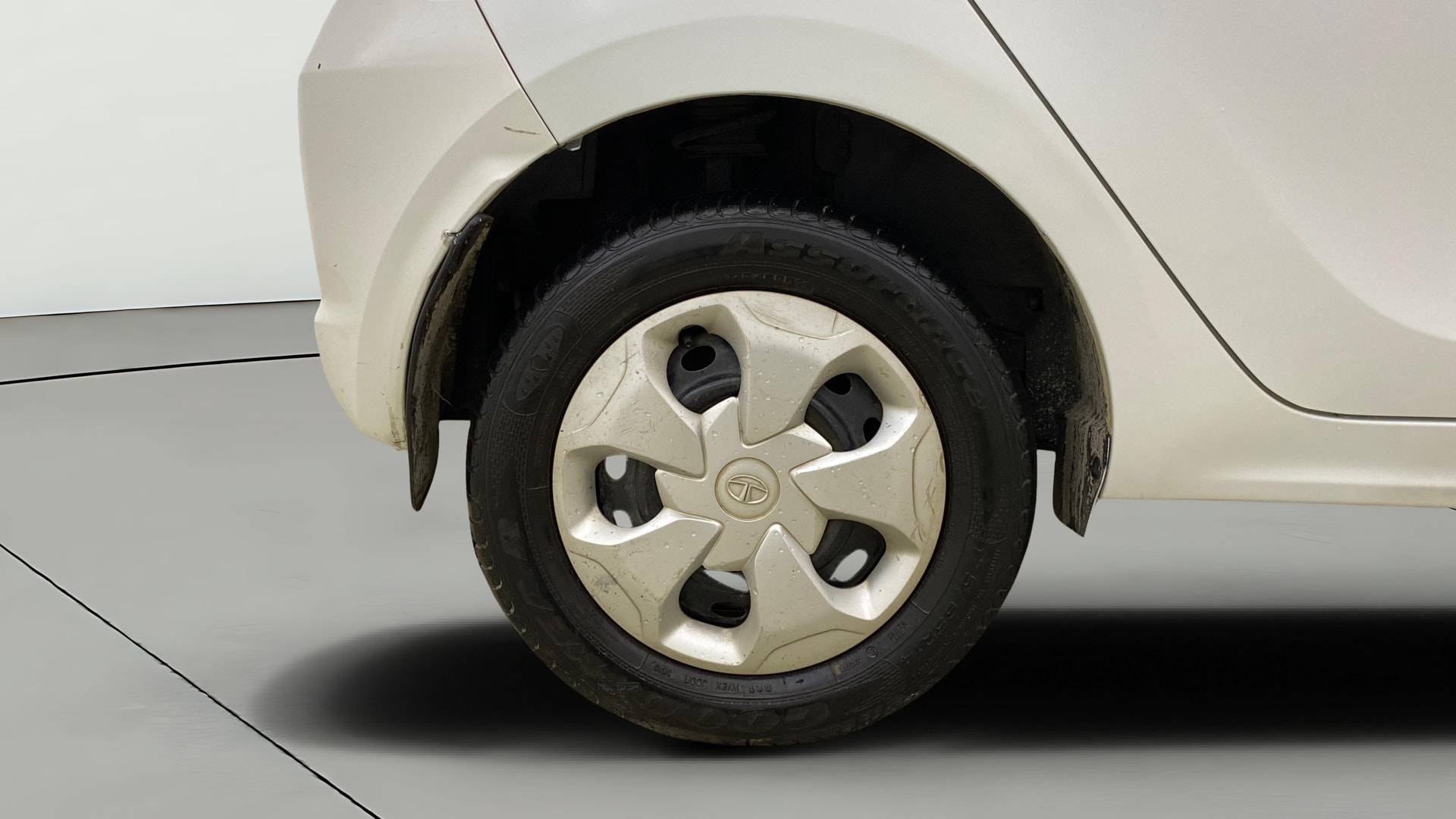 View 2016 Tata Tiago Revotorq XB Image 23 Used 2016 Tata Tiago Revotorq XB Image 23