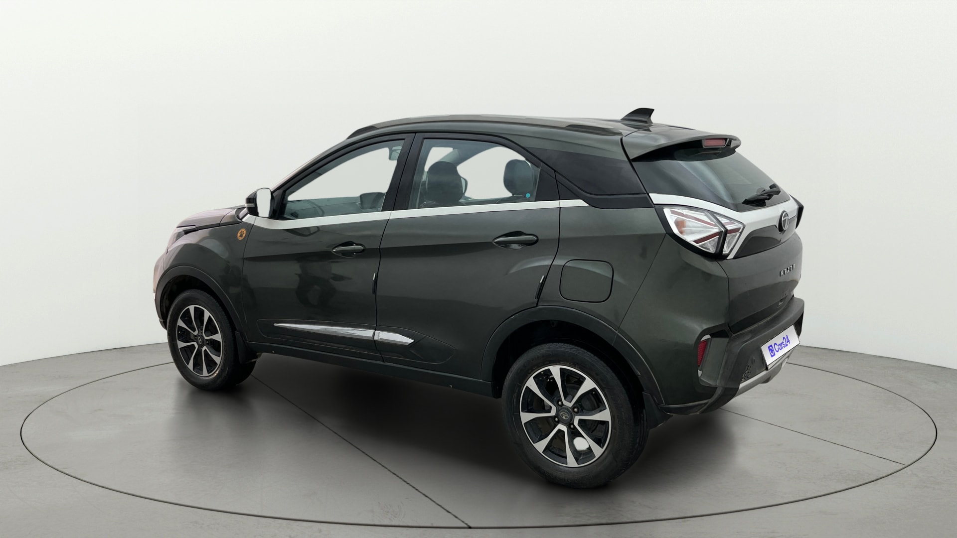 View 2020 Tata Nexon Revotron XE Image 2 Used 2020 Tata Nexon Revotron XE Image 2