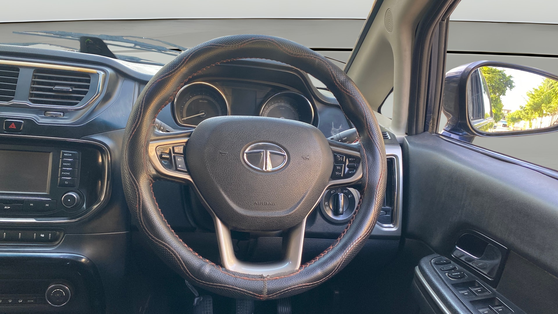 View 2020 Tata Hexa XT 4X2 Image 14 Used 2020 Tata Hexa XT 4X2 Image 14