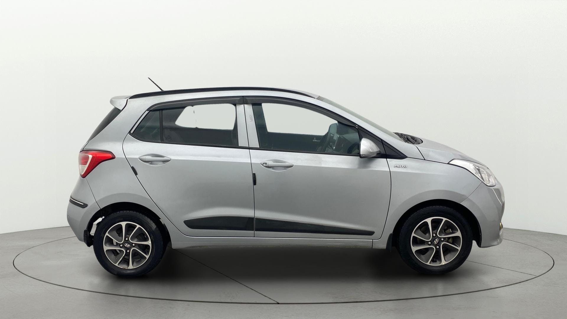 View 2019 Hyundai Grand i10 1.2 Sportz AT Petrol Image 27 Used 2019 Hyundai Grand i10 1.2 Sportz AT Petrol Image 27