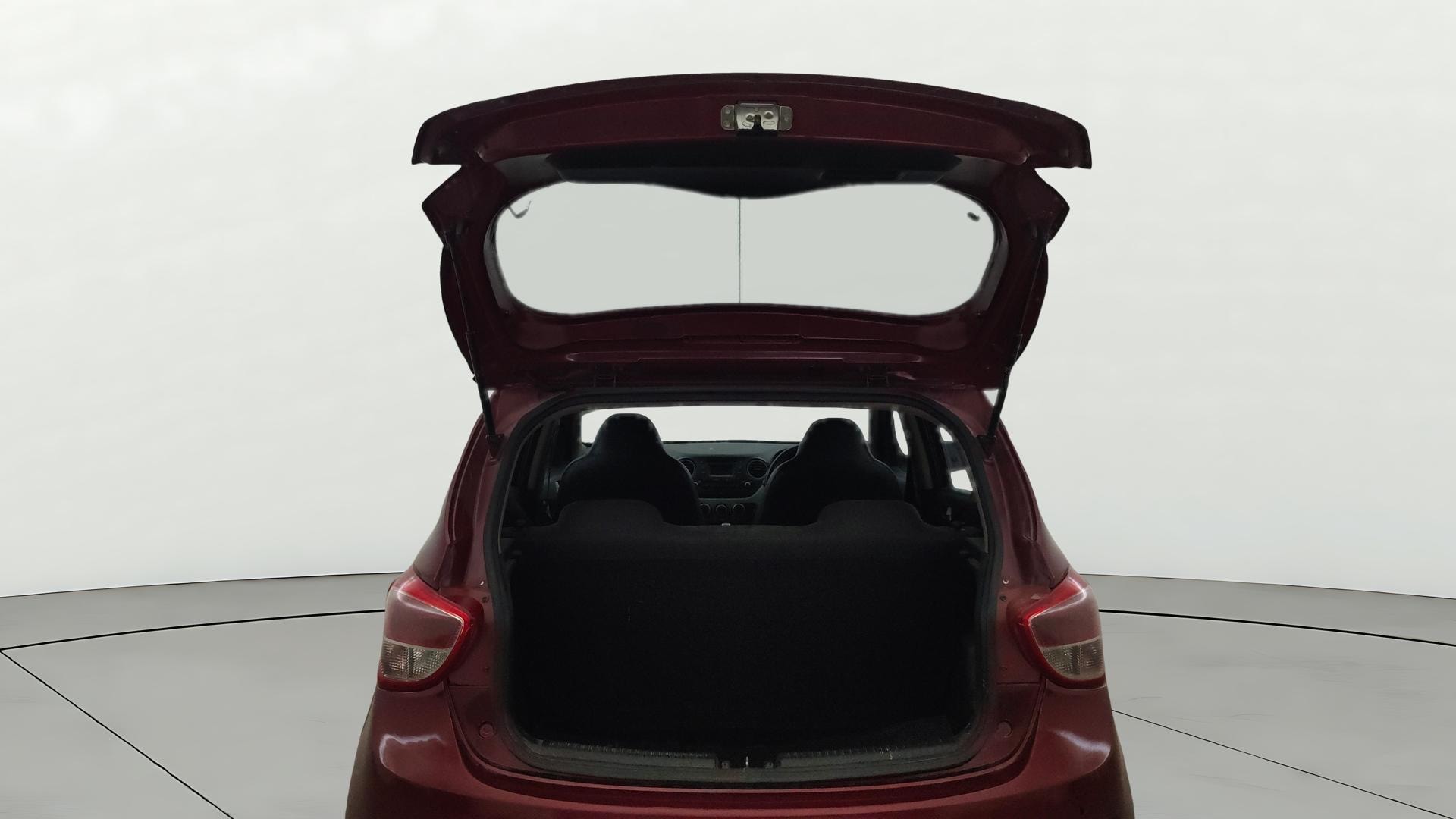 View 2015 Hyundai Grand i10 Sportz 1.2 Kappa Image 16 Used 2015 Hyundai Grand i10 Sportz 1.2 Kappa Image 16