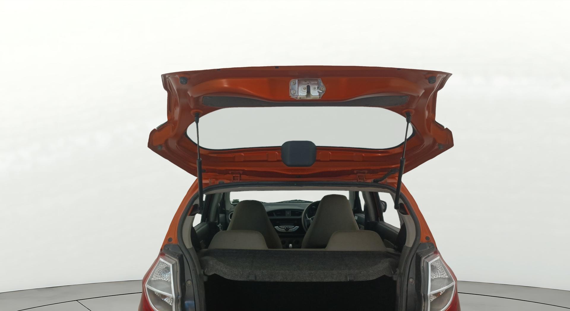 View 2016 Maruti Suzuki Alto K10 LX Image 16 Used 2016 Maruti Suzuki Alto K10 LX Image 16