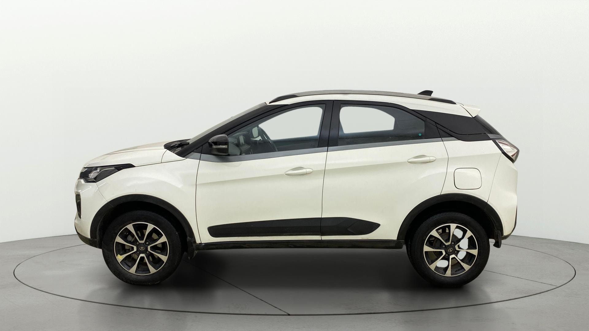 View 2021 Tata Nexon Revotron XE Image 5 Used 2021 Tata Nexon Revotron XE Image 5