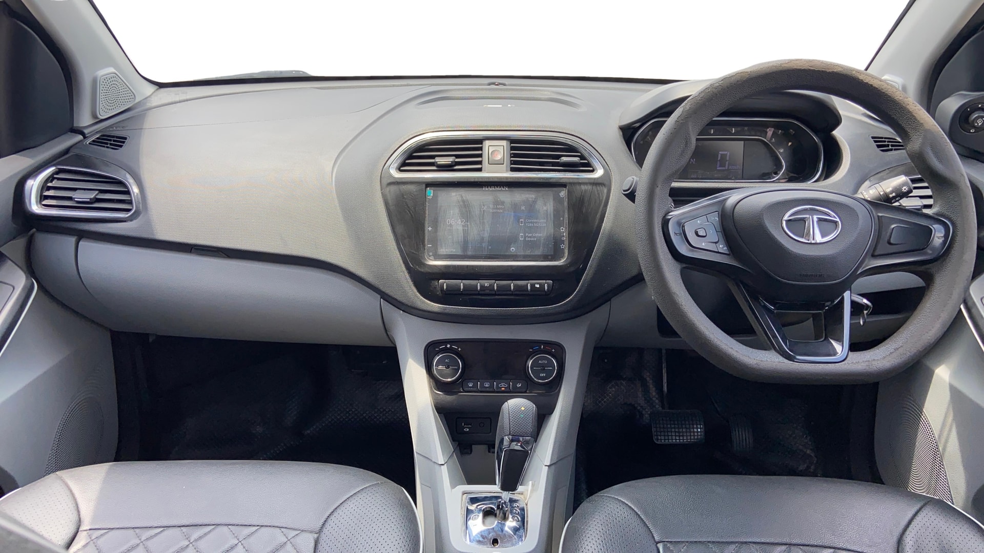 View 2021 Tata Tiago Revotorq XB Image 15 Used 2021 Tata Tiago Revotorq XB Image 15