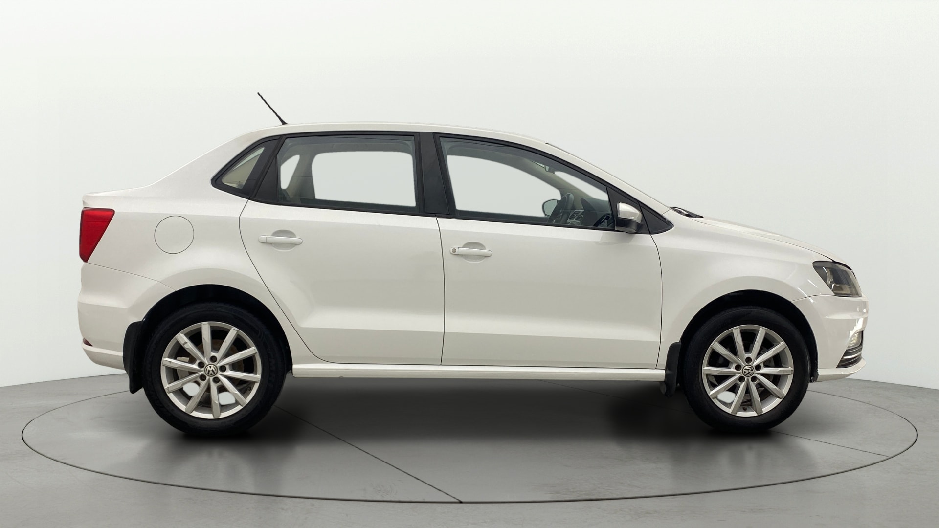 View 2018 Volkswagen Ameo 1.2L MPI Petrol Comfortline Image 8 Used 2018 Volkswagen Ameo 1.2L MPI Petrol Comfortline Image 8