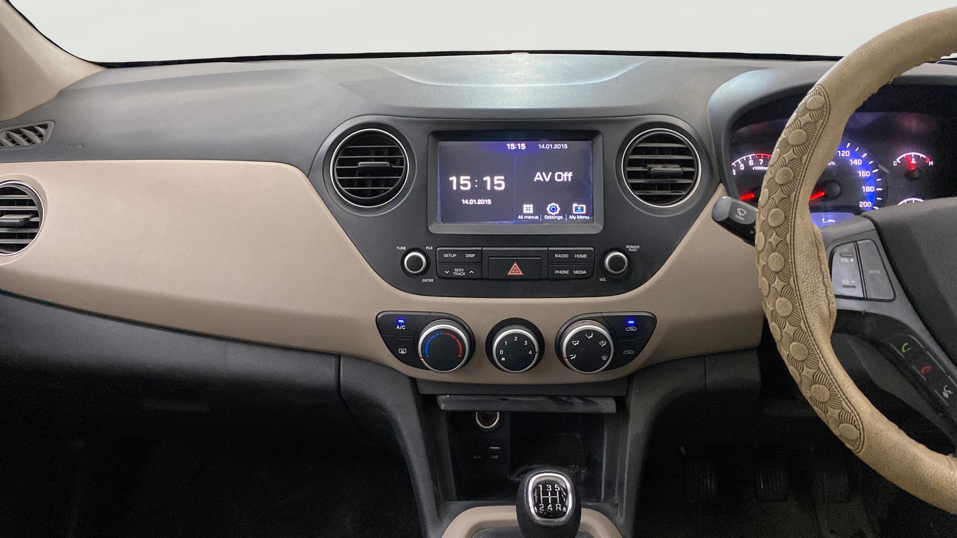 View 2017 Hyundai Xcent SX Petrol Image 17 Used 2017 Hyundai Xcent SX Petrol Image 17