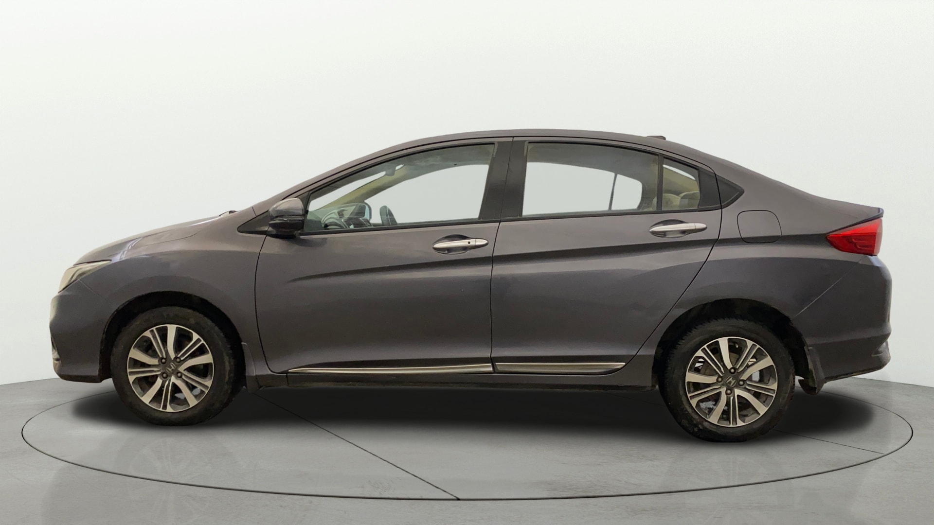 View 2017 Honda City ZX MT Diesel Anniversary Edition Image 26 Used 2017 Honda City ZX MT Diesel Anniversary Edition Image 26