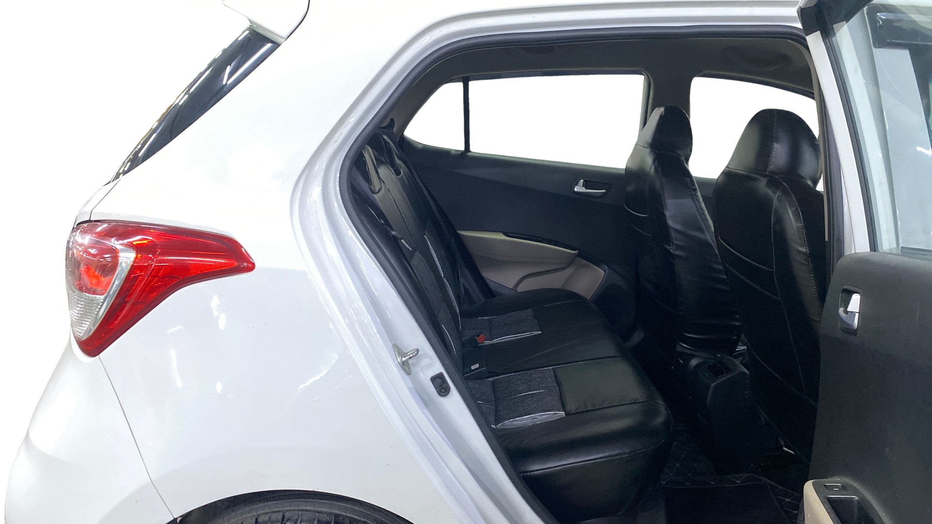 View 2020 Hyundai Grand i10 Sportz 1.2 Kappa Image 35 Used 2020 Hyundai Grand i10 Sportz 1.2 Kappa Image 35