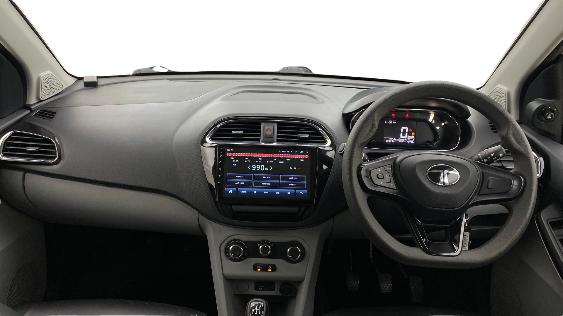 View 2024 Tata Tiago Revotorq XB Image 15 Used 2024 Tata Tiago Revotorq XB Image 15