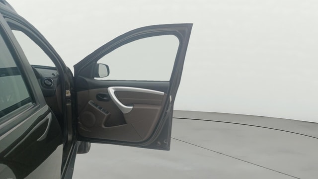 View Renault Duster Image 45 Used Renault Duster Image 45