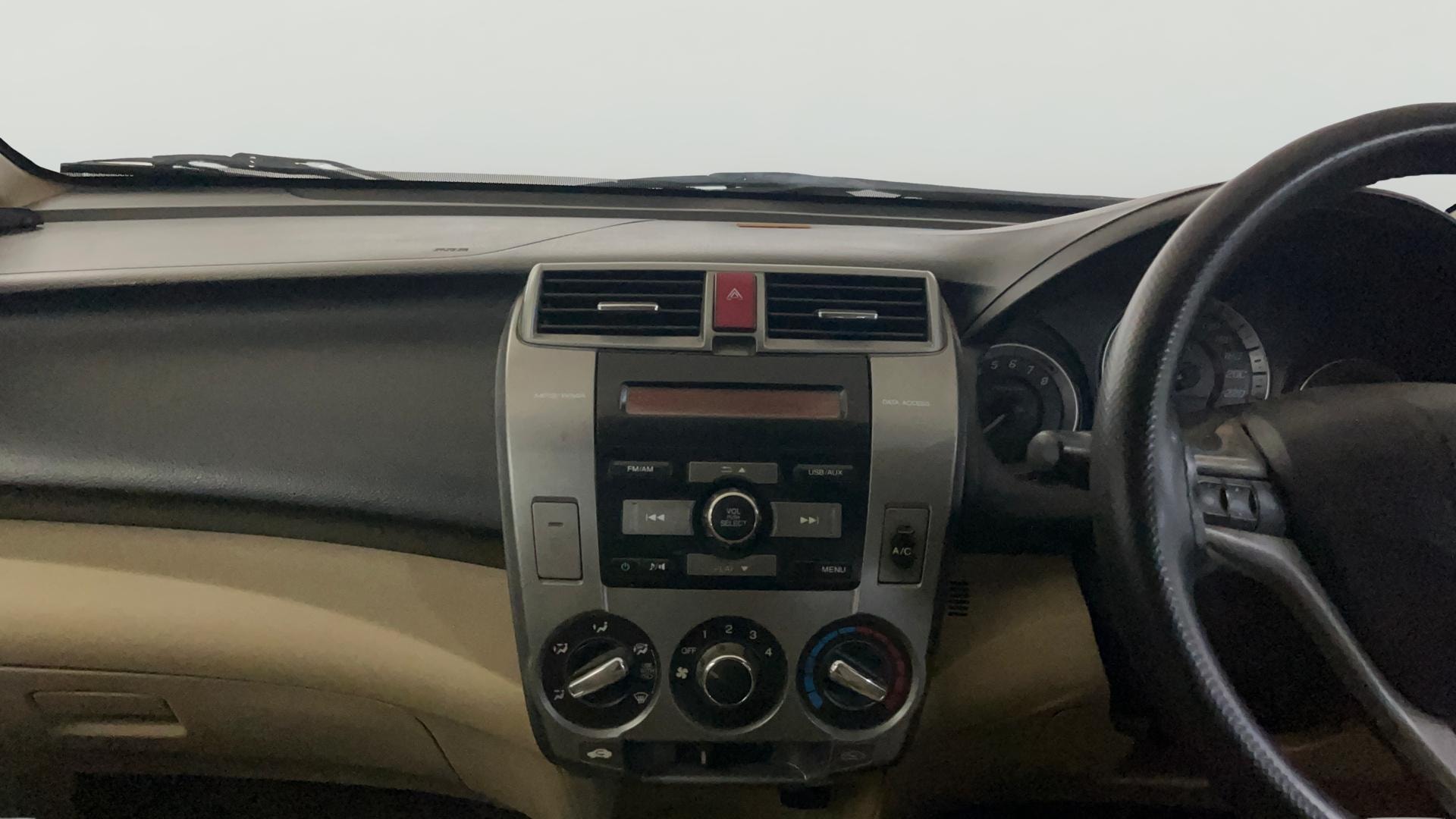 View 2012 Honda City ZX MT Diesel Anniversary Edition Image 17 Used 2012 Honda City ZX MT Diesel Anniversary Edition Image 17