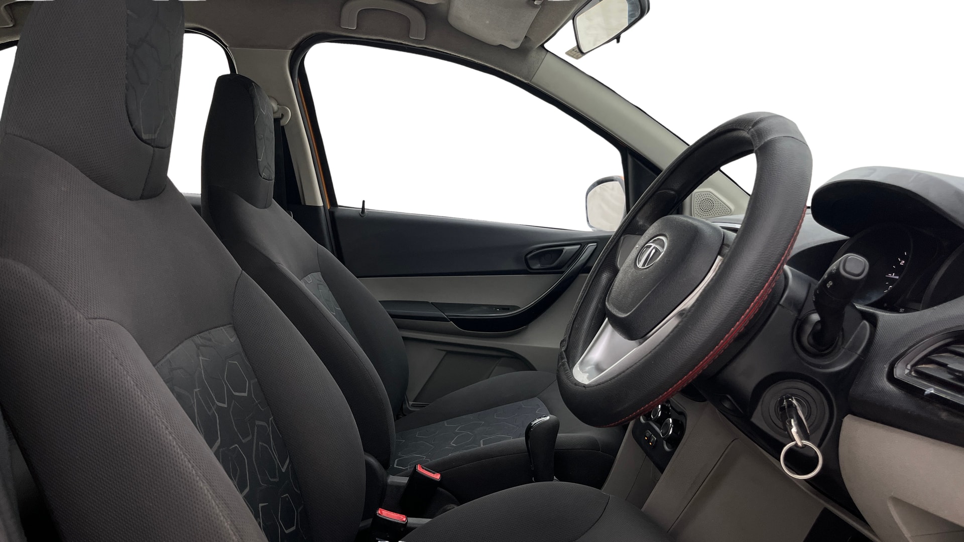 View 2017 Tata Tiago Revotorq XB Image 25 Used 2017 Tata Tiago Revotorq XB Image 25