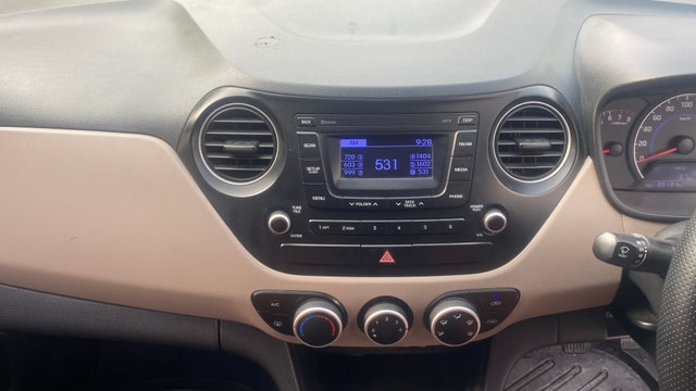 View Hyundai Grand i10 Image 17 Used Hyundai Grand i10 Image 17
