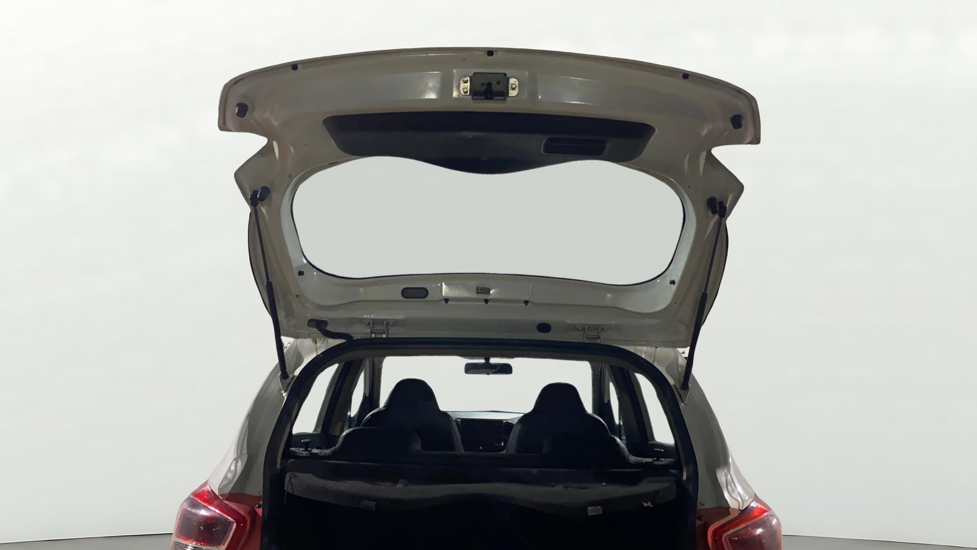 View 2014 Hyundai Grand i10 1.1 Magna Diesel Image 16 Used 2014 Hyundai Grand i10 1.1 Magna Diesel Image 16