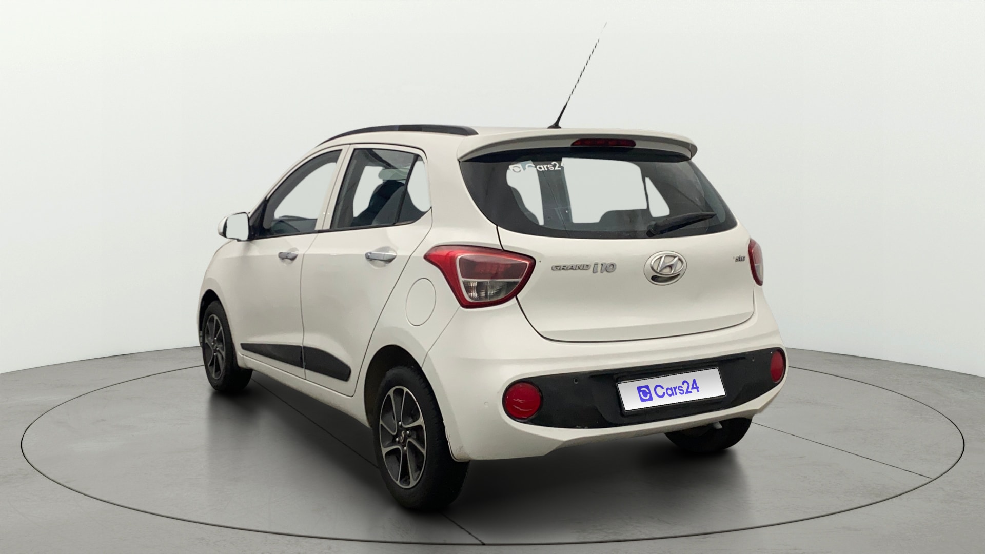 View 2018 Hyundai Grand i10 1.2 Asta Diesel Image 2 Used 2018 Hyundai Grand i10 1.2 Asta Diesel Image 2