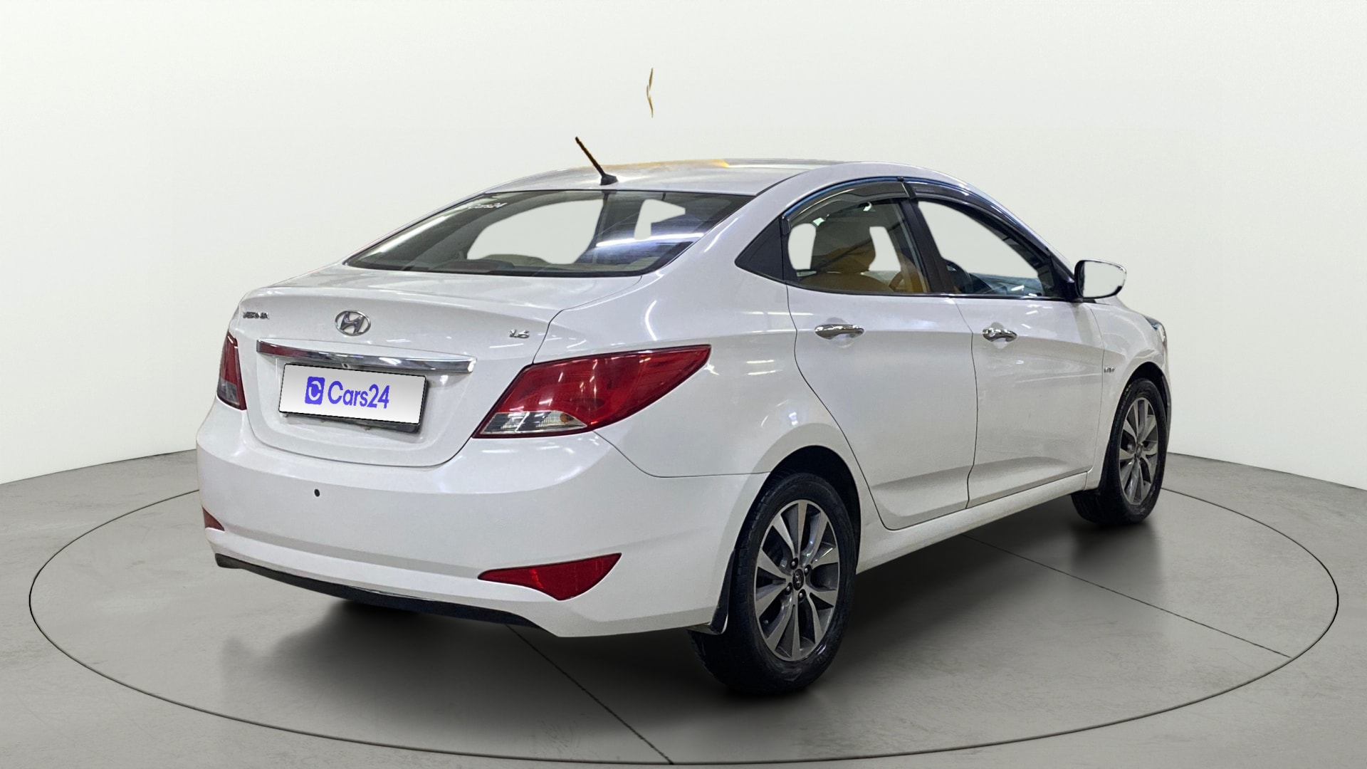 View 2015 Hyundai Fluidic Verna 1.6 VTVT S O Image 44 Used 2015 Hyundai Fluidic Verna 1.6 VTVT S O Image 44