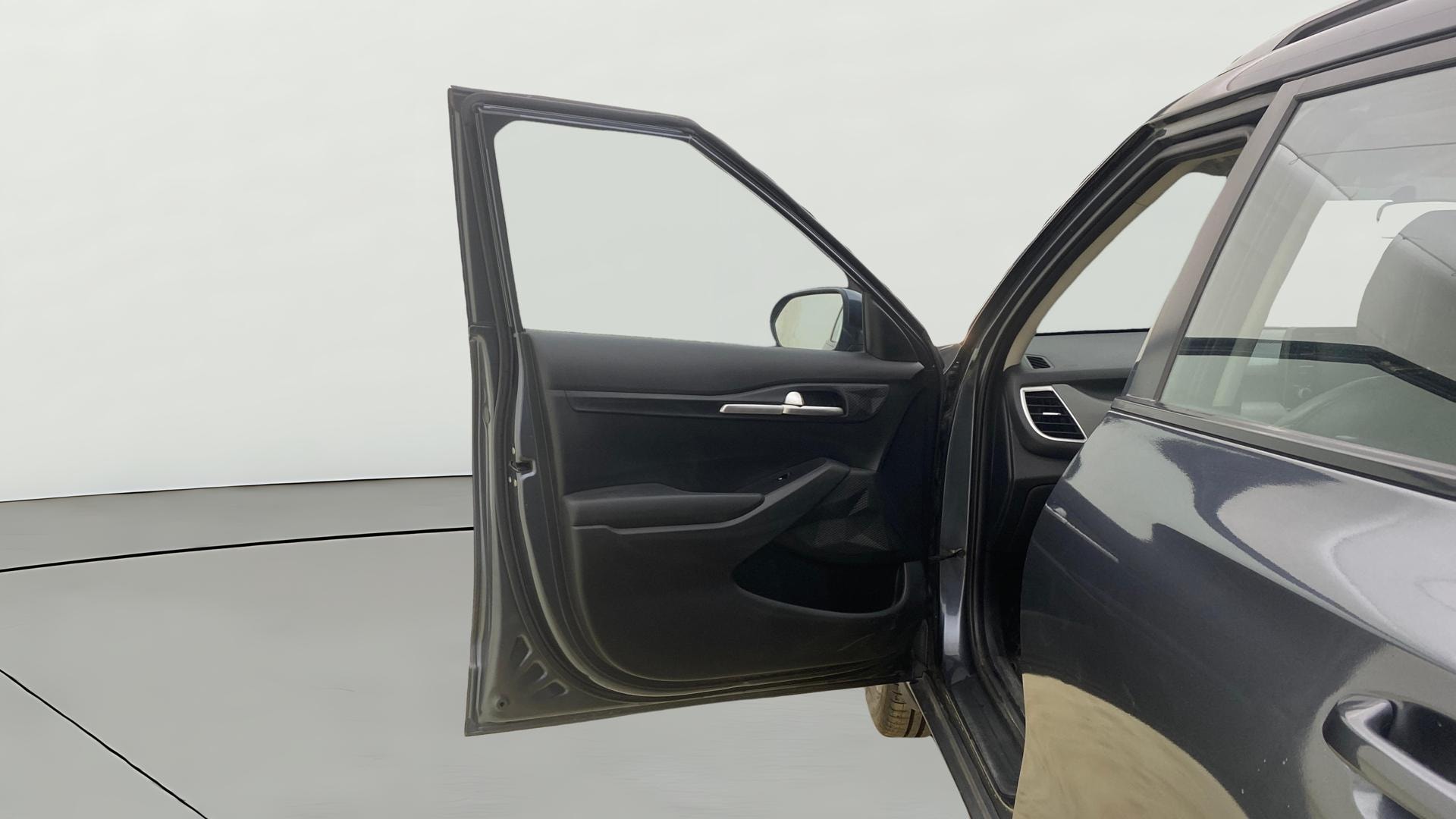 View 2019 Kia Seltos Smartstream G1.5 6MT HTK Plus Image 32 Used 2019 Kia Seltos Smartstream G1.5 6MT HTK Plus Image 32