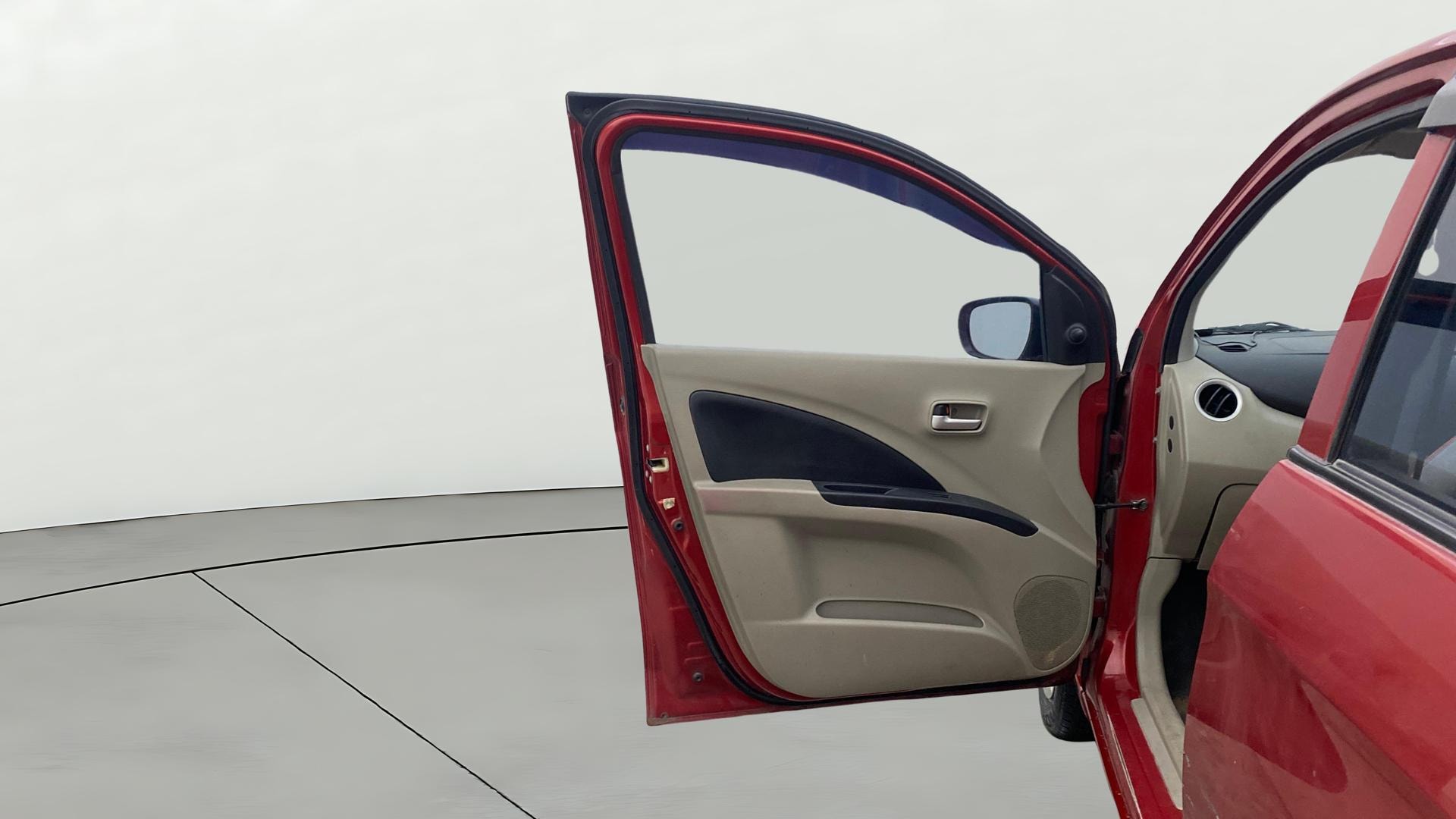 View 2016 Maruti Suzuki 1000 Base Variant Image 31 Used 2016 Maruti Suzuki 1000 Base Variant Image 31