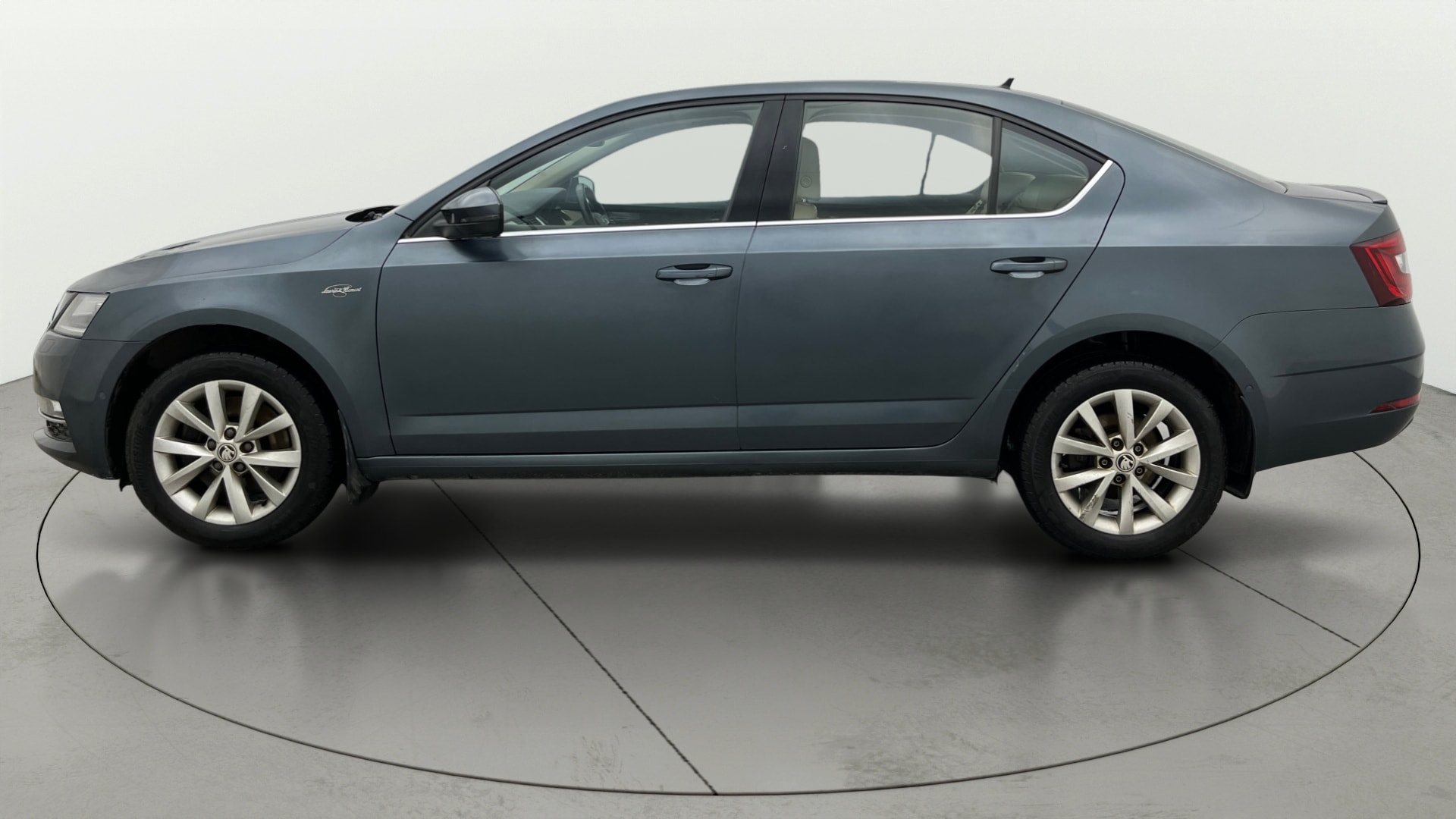 View 2018 Skoda Octavia 1.8 Style Plus TSI AT Image 5 Used 2018 Skoda Octavia 1.8 Style Plus TSI AT Image 5