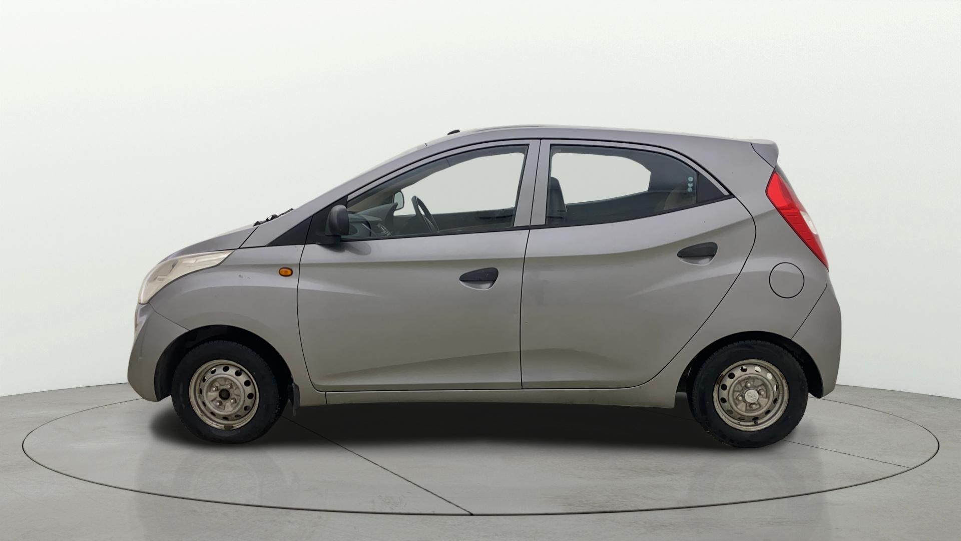 View 2014 Hyundai EON Era Plus Image 5 Used 2014 Hyundai EON Era Plus Image 5