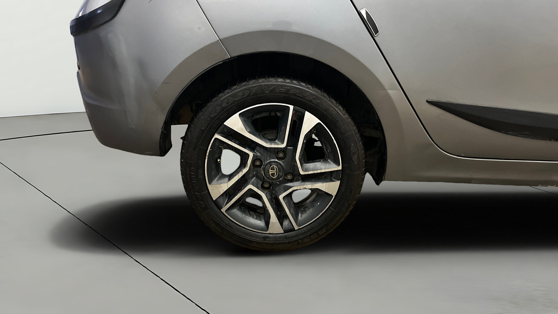 View 2019 Tata Tigor XE Diesel Image 32 Used 2019 Tata Tigor XE Diesel Image 32