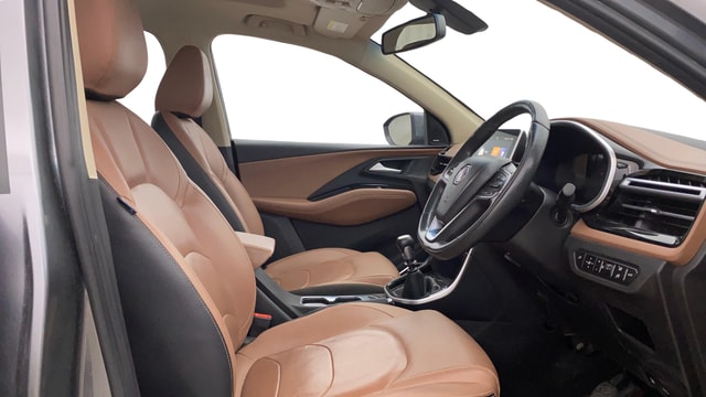 View MG Hector Plus Image 19 Used MG Hector Plus Image 19
