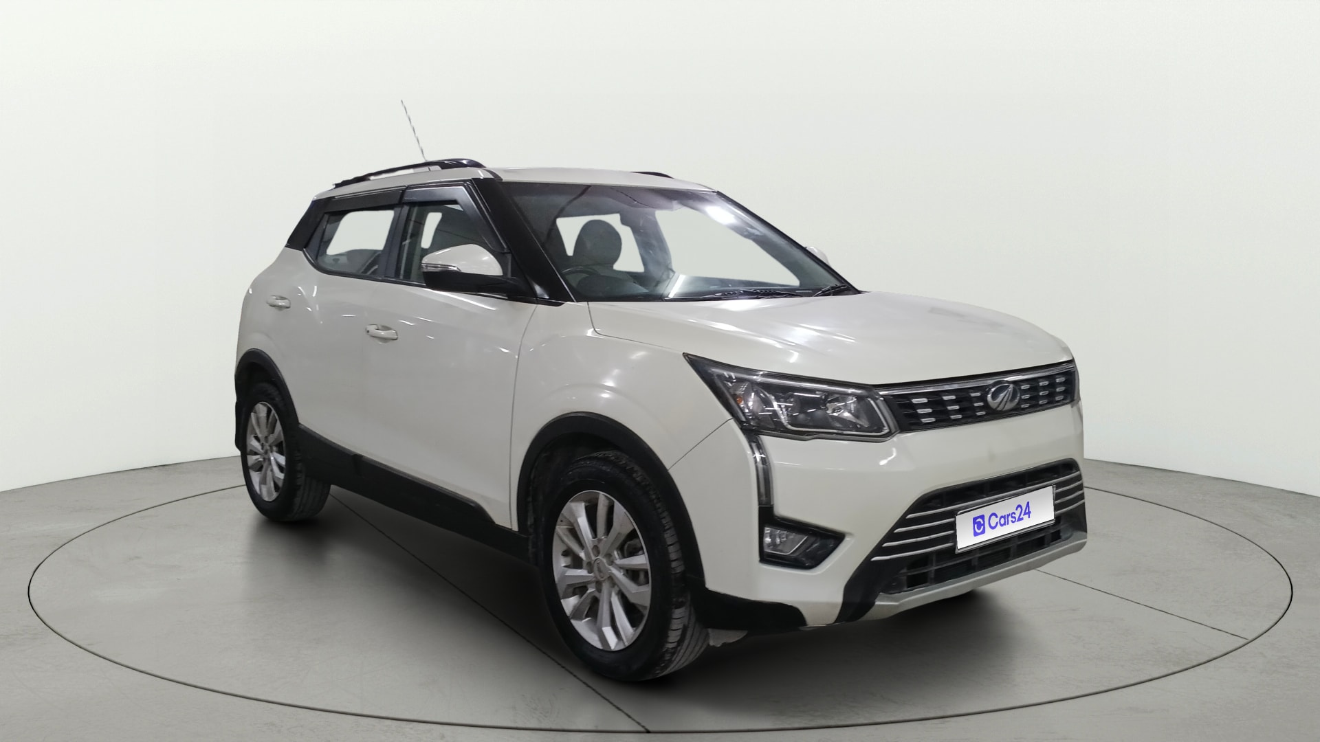 View 2020 Mahindra XUV300 W4 Petrol BS IV Image 23 Used 2020 Mahindra XUV300 W4 Petrol BS IV Image 23