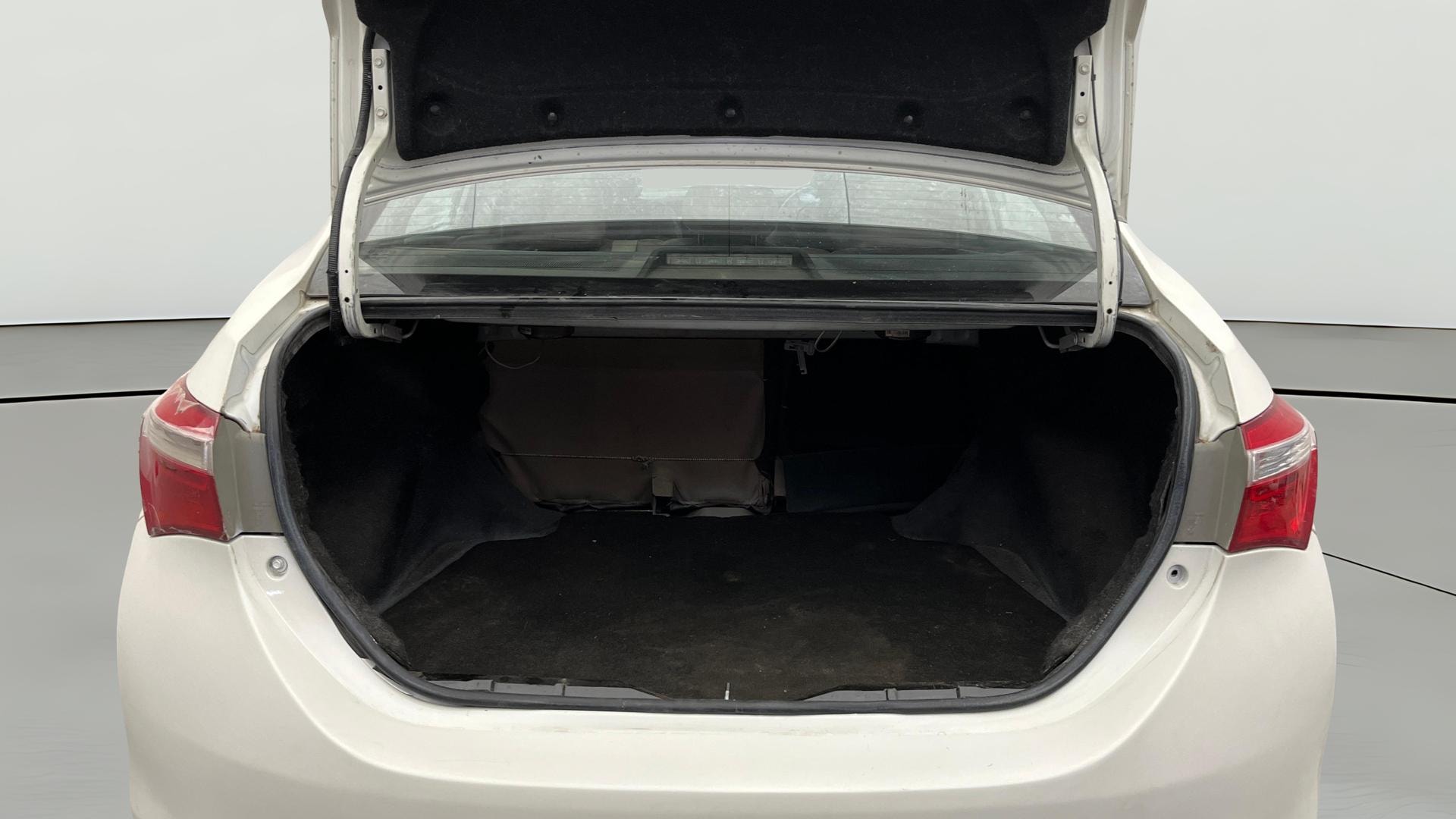 View 2014 Toyota Corolla Altis 1.8 G CVT Image 37 Used 2014 Toyota Corolla Altis 1.8 G CVT Image 37