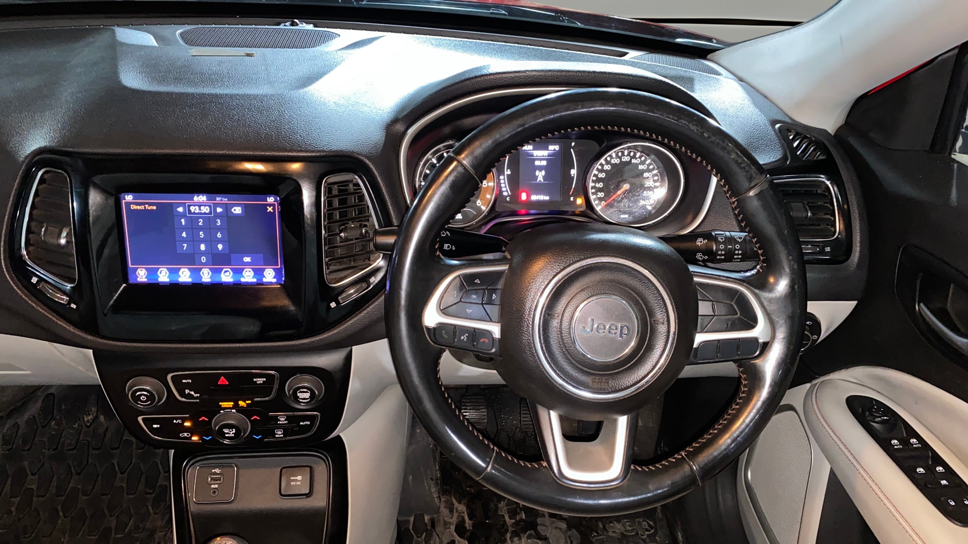 View 2017 Jeep Compass Limited 4X4 (O) 2.0 Diesel BS IV Image 12 Used 2017 Jeep Compass Limited 4X4 (O) 2.0 Diesel BS IV Image 12