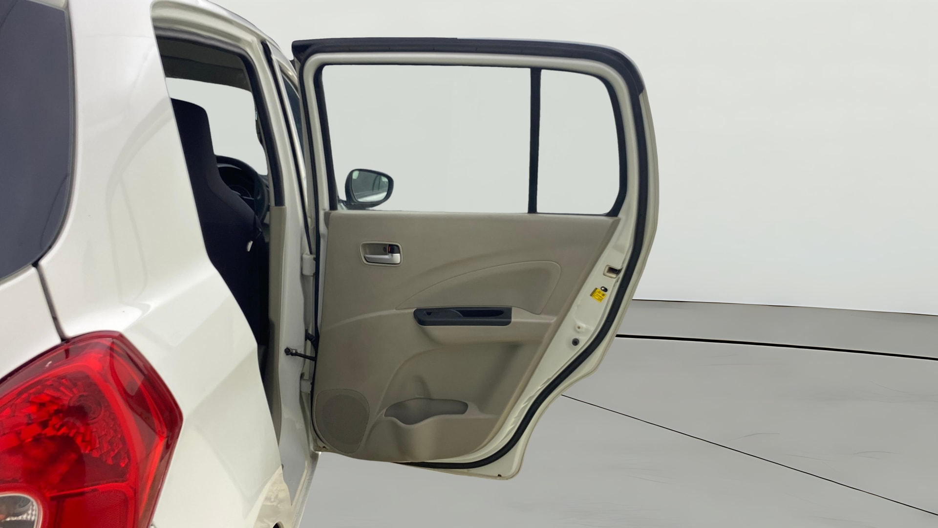 View 2017 Maruti Suzuki 1000 Base Variant Image 7 Used 2017 Maruti Suzuki 1000 Base Variant Image 7
