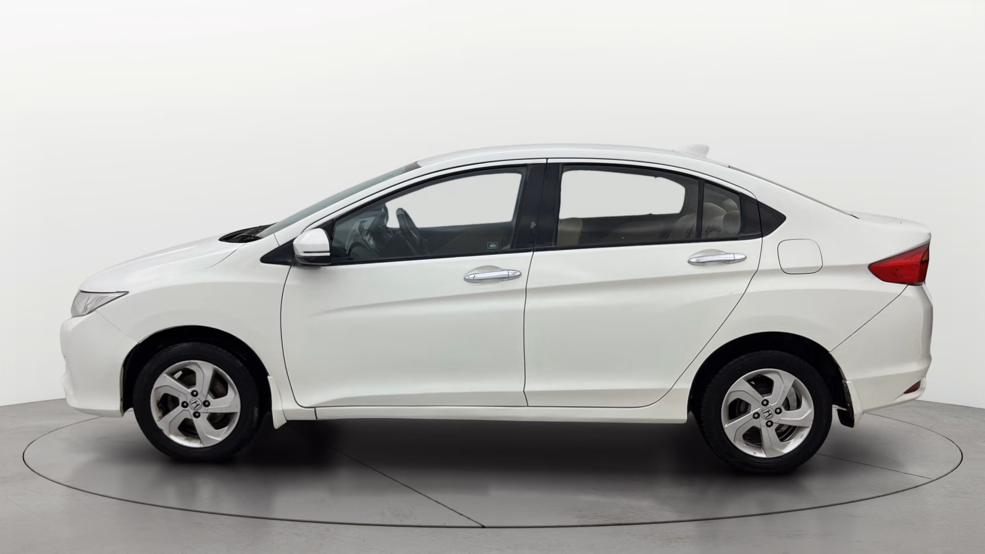 View 2014 Honda City ZX MT Diesel Anniversary Edition Image 6 Used 2014 Honda City ZX MT Diesel Anniversary Edition Image 6