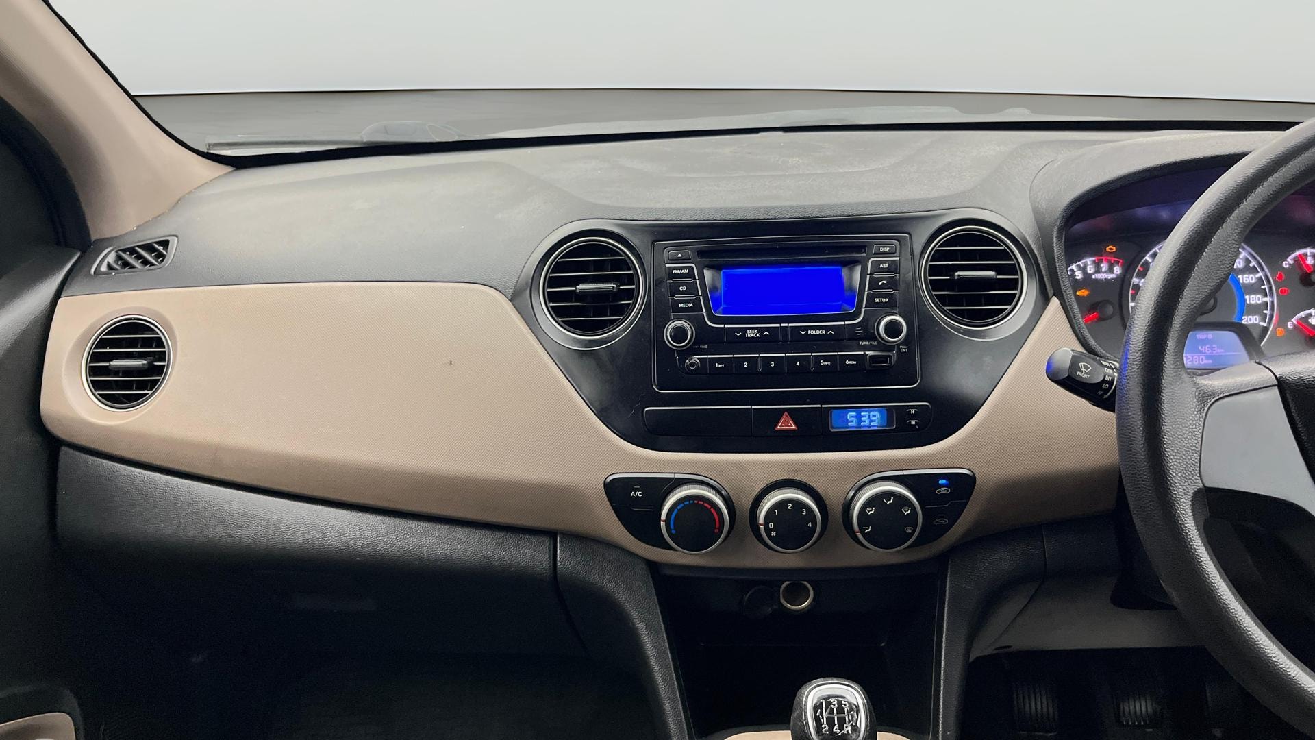 View 2015 Hyundai Grand i10 Magna 1.2 Kappa VTVT Image 17 Used 2015 Hyundai Grand i10 Magna 1.2 Kappa VTVT Image 17