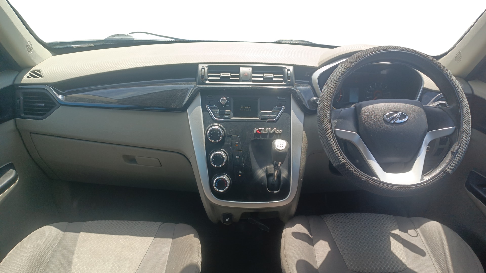 Used 2016 Mahindra KUV100 Used 2016 Mahindra KUV100