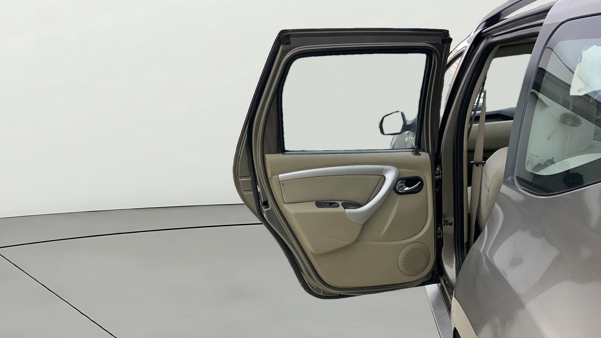 View 2016 Nissan Terrano XL P Image 22 Used 2016 Nissan Terrano XL P Image 22