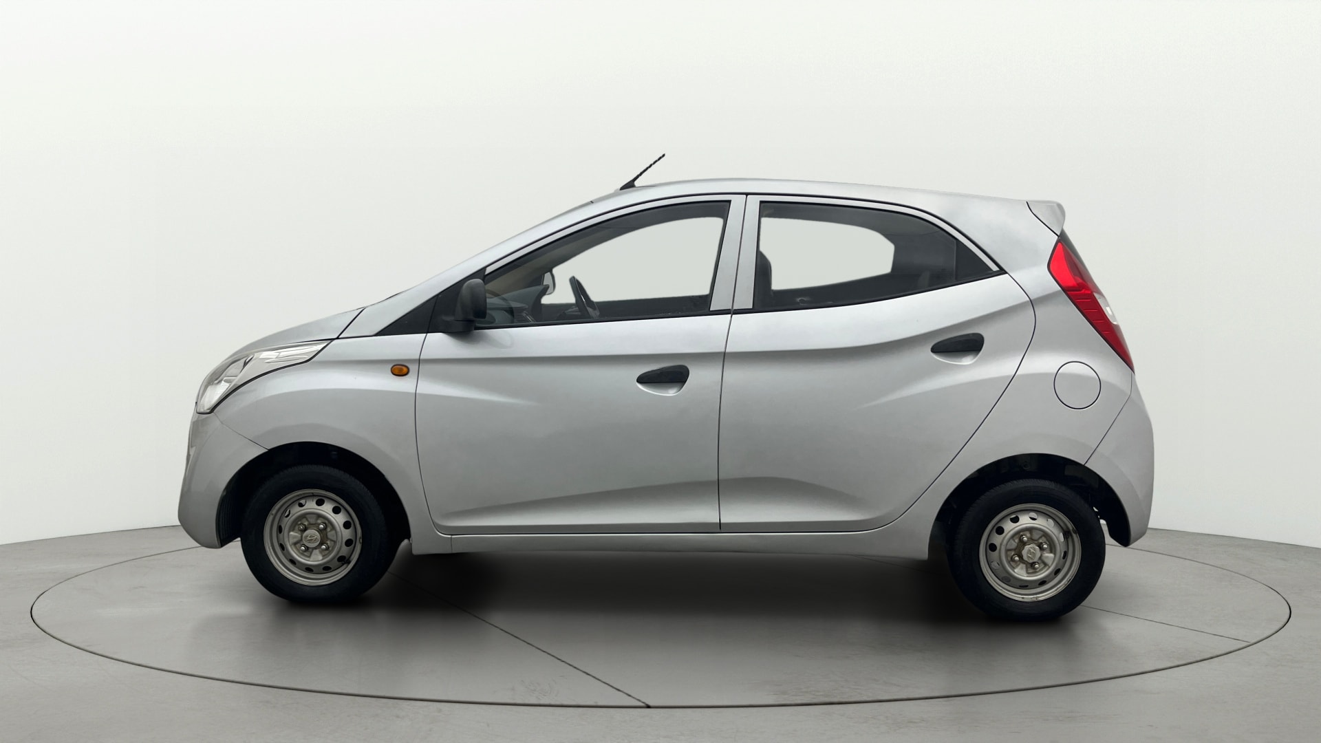 View 2015 Hyundai EON D-Lite Plus Image 5 Used 2015 Hyundai EON D-Lite Plus Image 5