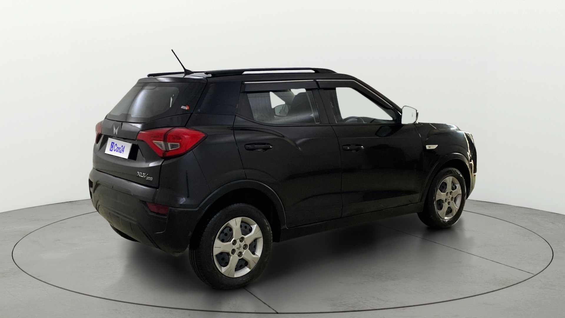 View 2024 Mahindra XUV300 W4 Petrol BS IV Image 42 Used 2024 Mahindra XUV300 W4 Petrol BS IV Image 42
