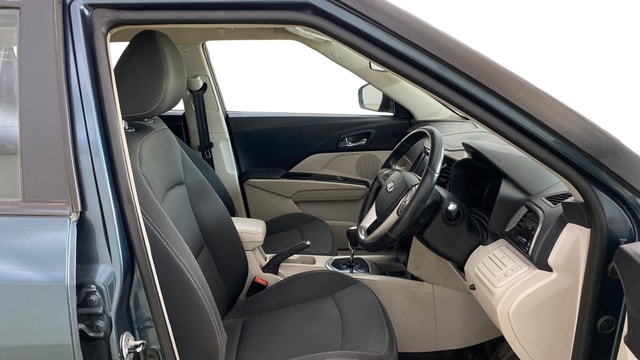 View Mahindra XUV300 Image 26 Used Mahindra XUV300 Image 26