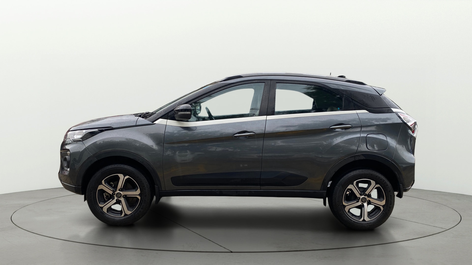 View 2022 Tata Nexon Revotron XE Image 28 Used 2022 Tata Nexon Revotron XE Image 28