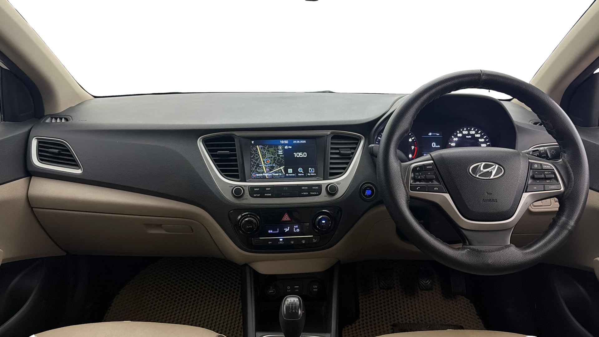 View 2019 Hyundai Verna 1.6 VTVT SX Image 16 Used 2019 Hyundai Verna 1.6 VTVT SX Image 16